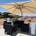 Blue Castle House Apartment *